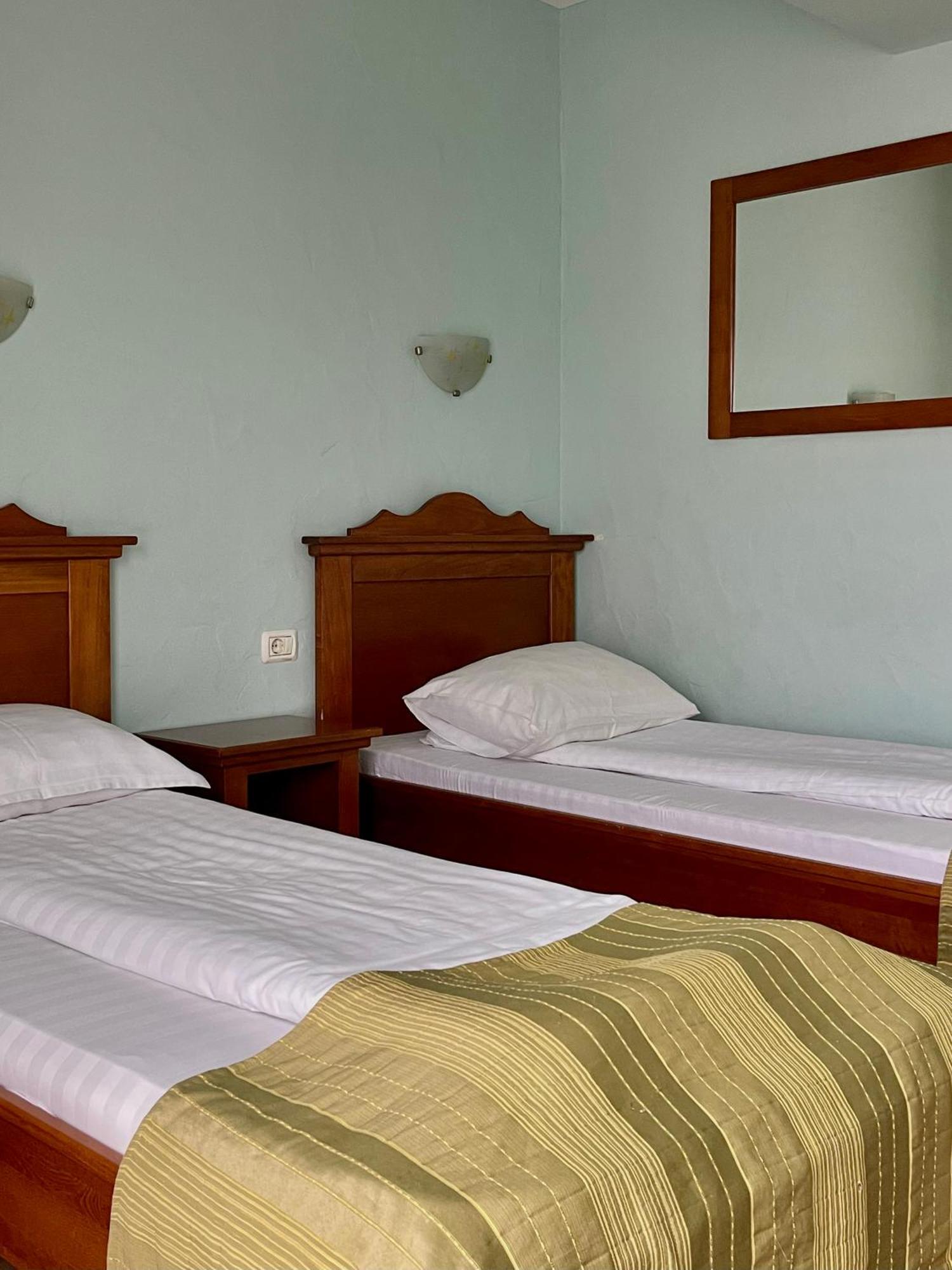 Hotel Lucy Star Клуж-Напока Екстериор снимка