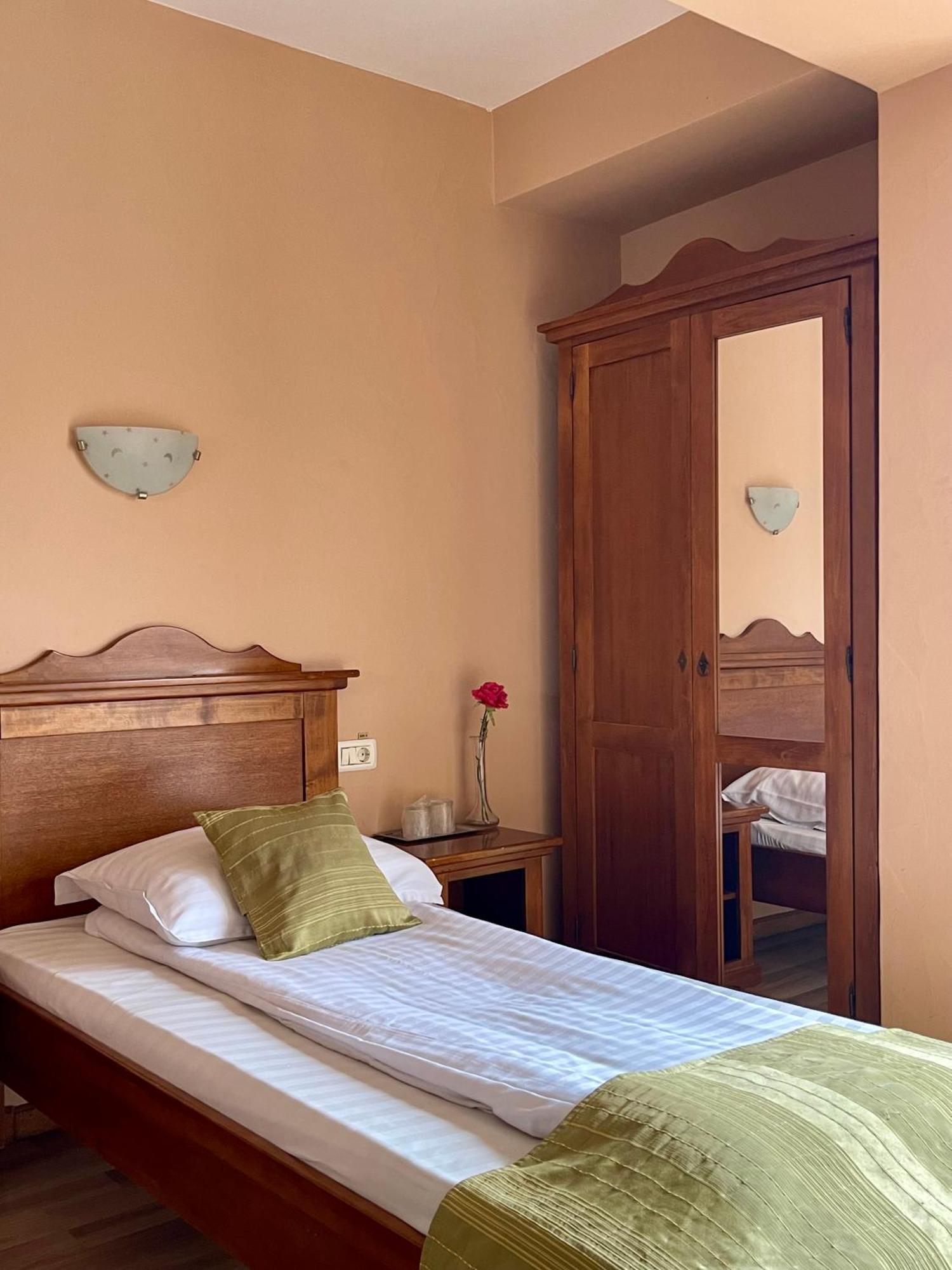 Hotel Lucy Star Клуж-Напока Екстериор снимка